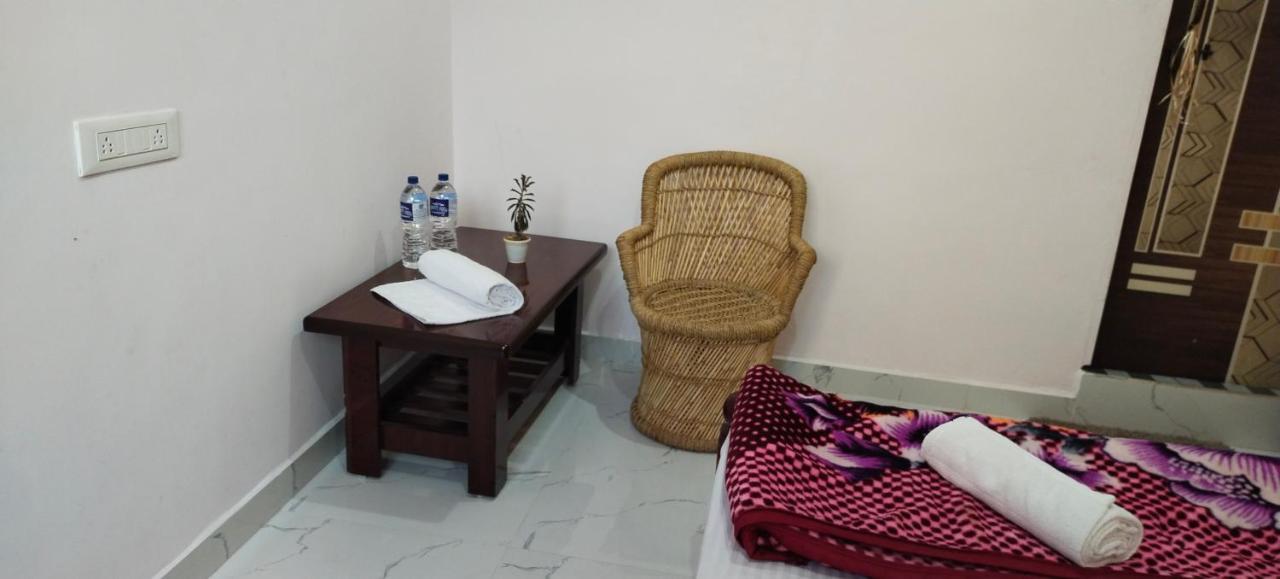 Veeru Homestay Хоспет Экстерьер фото